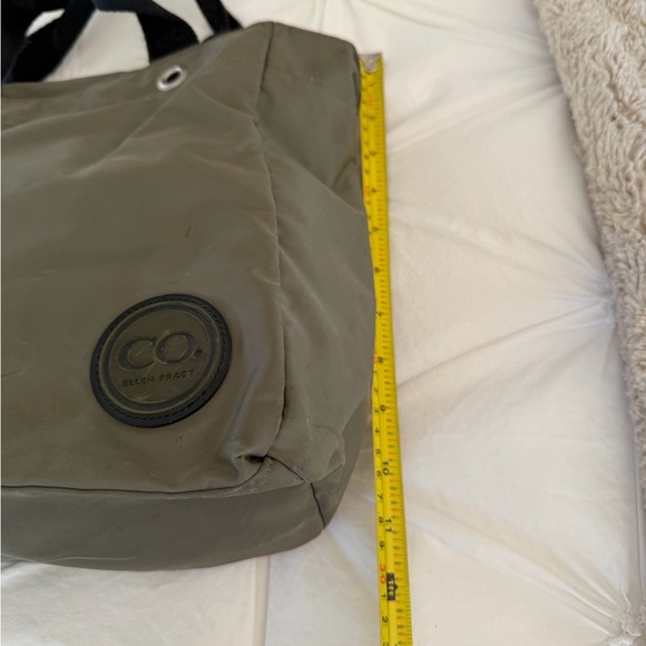 Ellen Tracy Olive Nylon Tote Bag Lightweight Everyday Shoulder Bag - Picture 4 of 6